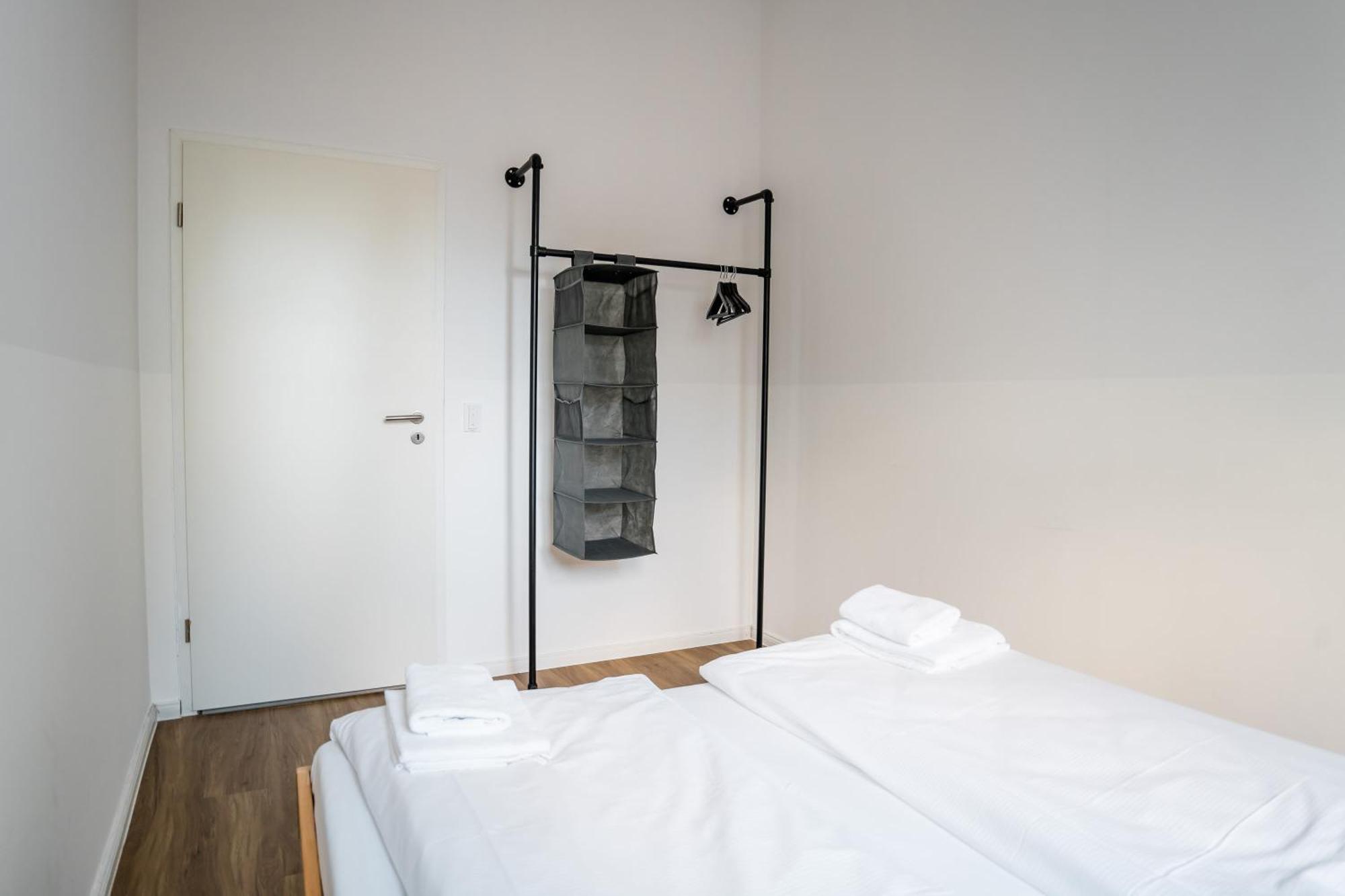 Appartement Three Bedroom Big Kitchen Selfcheckin Street Parking *