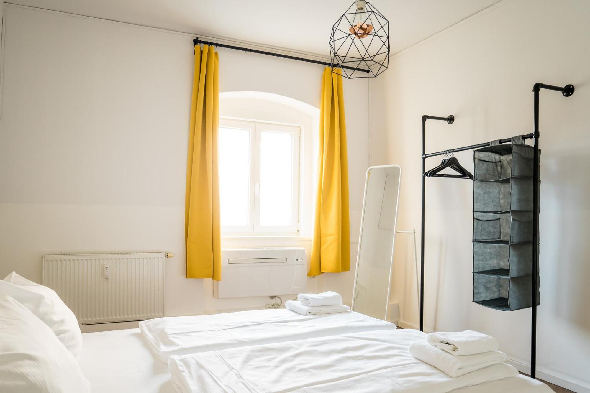 Three Bedroom Big Kitchen Selfcheckin Street Parking Appartement Berlijn