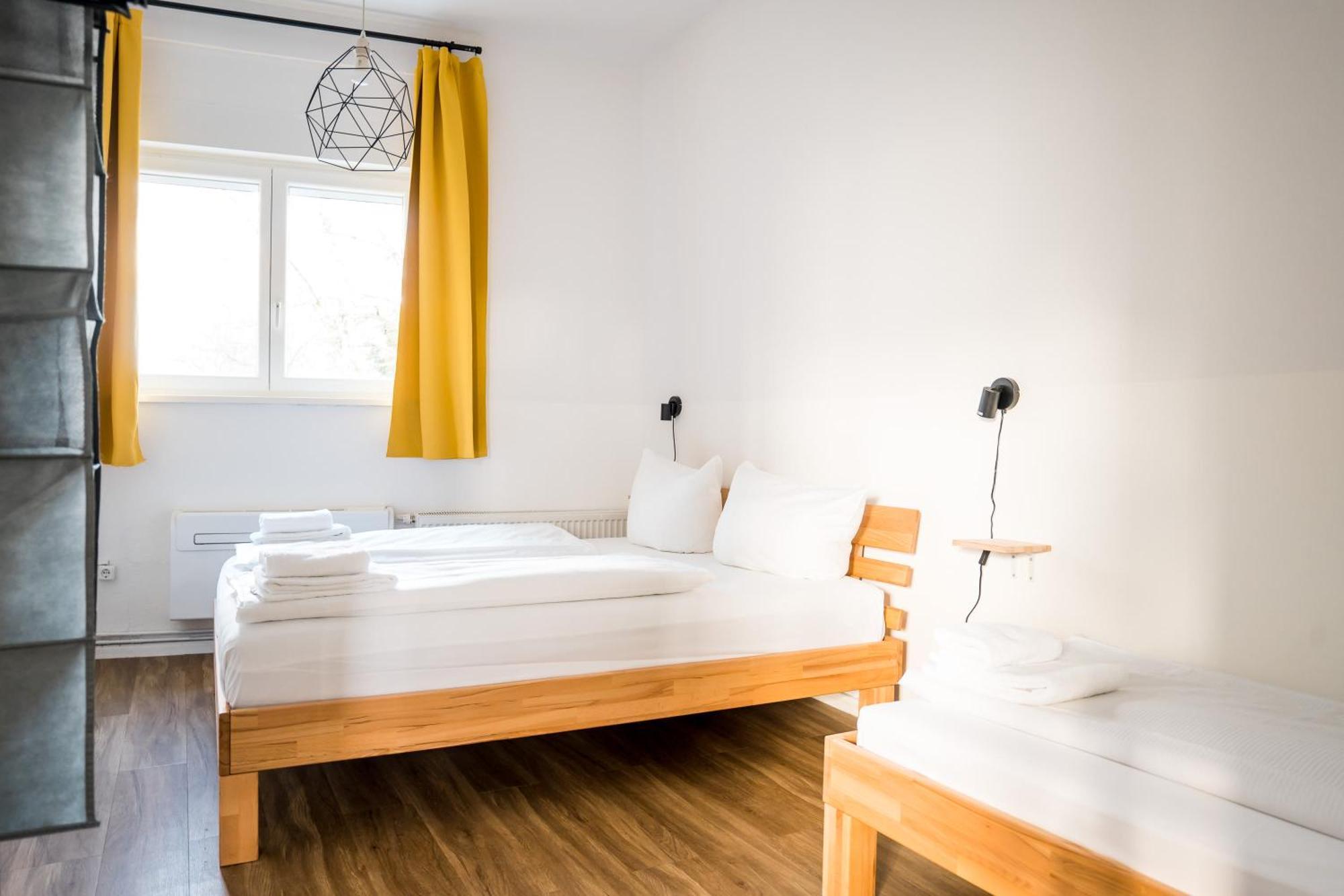 Appartement Three Bedroom Big Kitchen Selfcheckin Street Parking *
